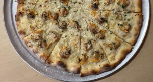 Clam pizza in New Haven